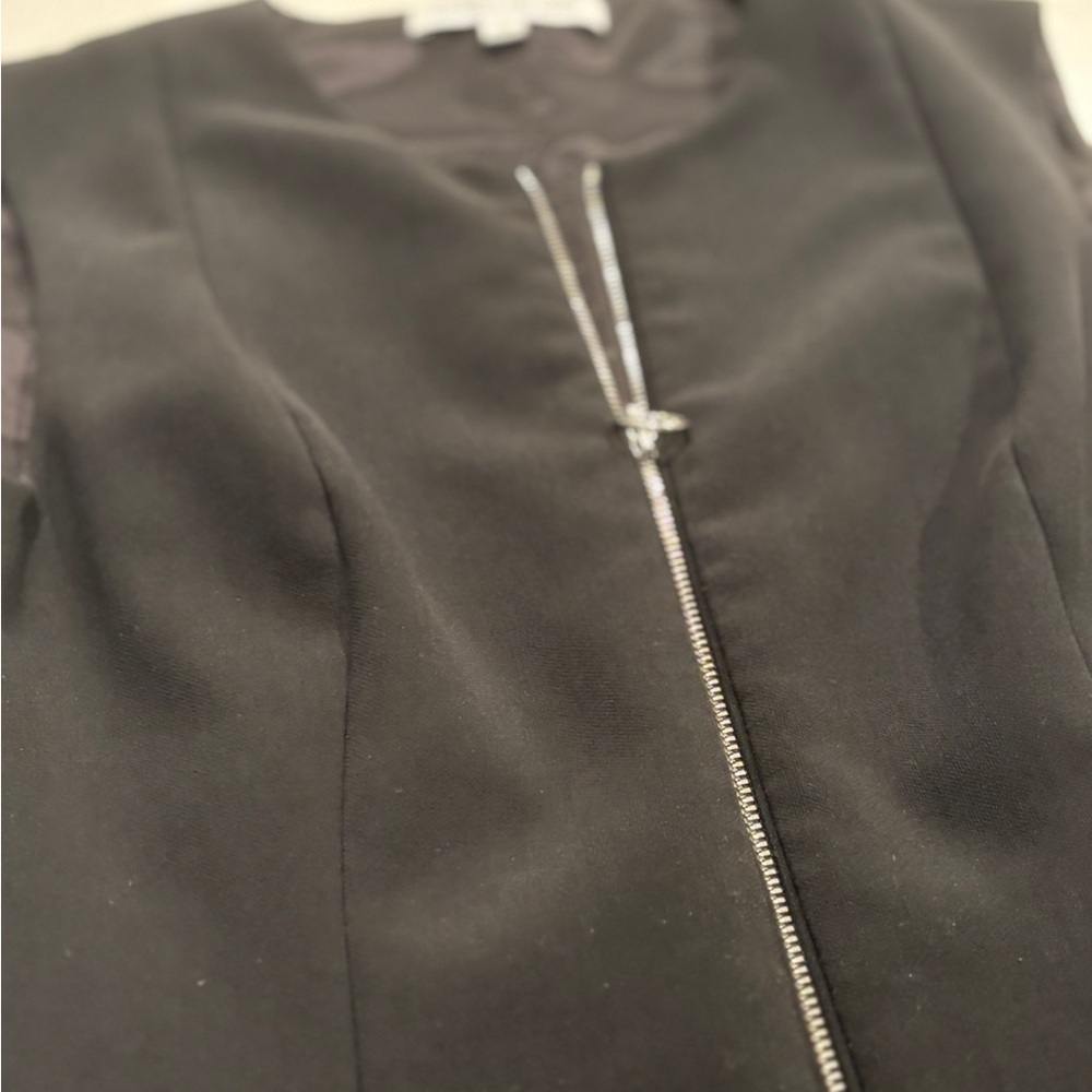 Elizabeth and James Black Zip Front Dress SZ 2 Structured Mini Dress Like New